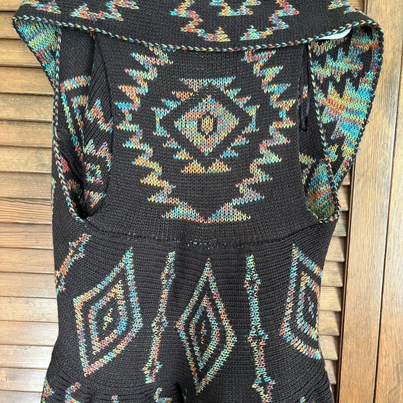 JohnPaulRichard Sweater Vest Small - Picture 3 of 7